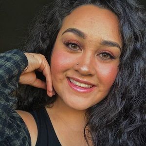 Meet your Posher, Aprille